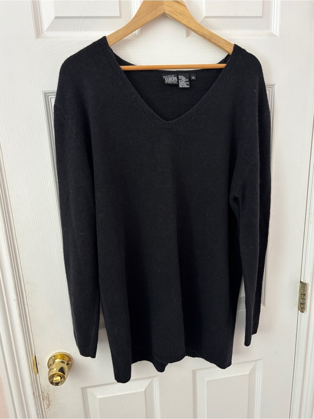Boutique Europa Newport News Black Silk Blend V-Neck Long Sleeve Sweater XL Luxu - Picture 2 of 5
